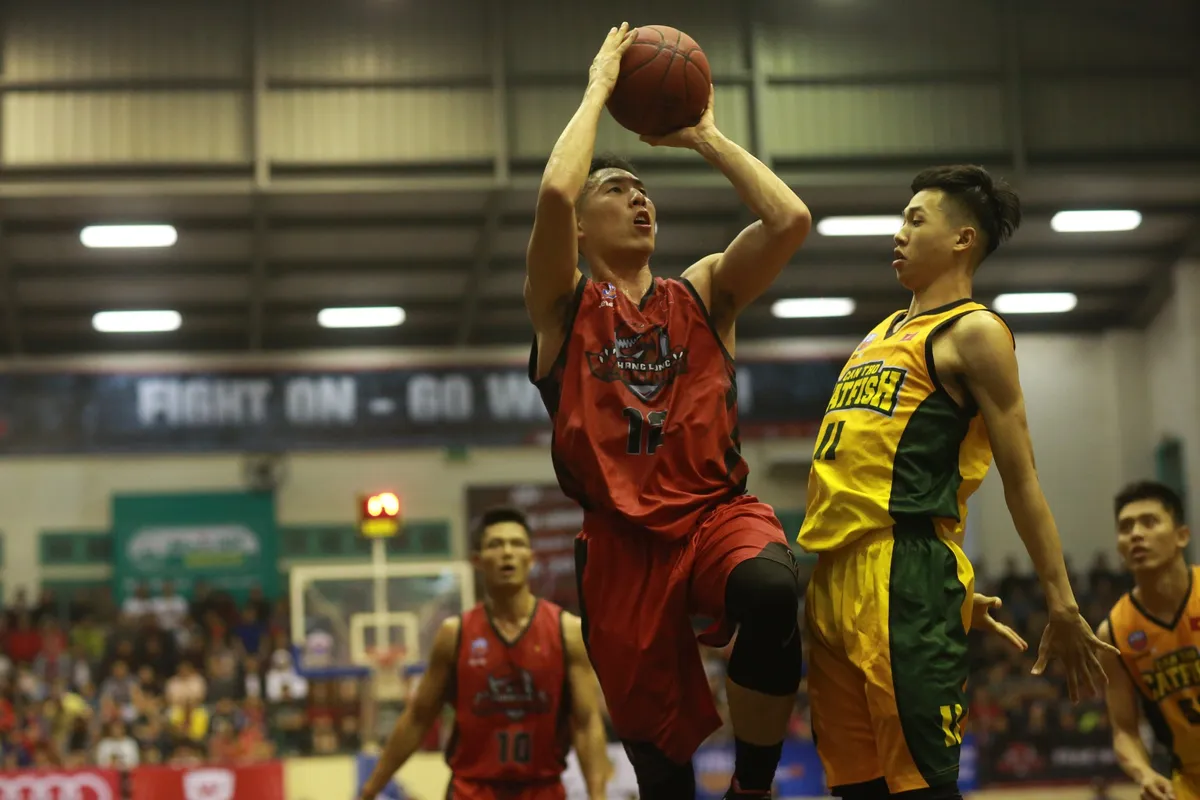 VBA Finals 2017 - Game 5: Xuất sắc ngược dòng, Thang Long Warriors lần đầu vô địch - Ảnh 2. VBA Finals 2017 - Game 5: Xuất sắc ngược dòng, Thang Long Warriors lần đầu vô địch - Ảnh 2.