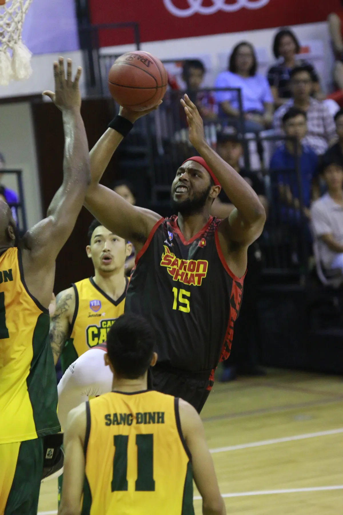 VBA 2017: Cantho Catfish tìm lại chiến thắng, Saigon Heat tạm biệt ngôi đầu bảng - Ảnh 3. VBA 2017: Cantho Catfish tìm lại chiến thắng, Saigon Heat tạm biệt ngôi đầu bảng - Ảnh 3.