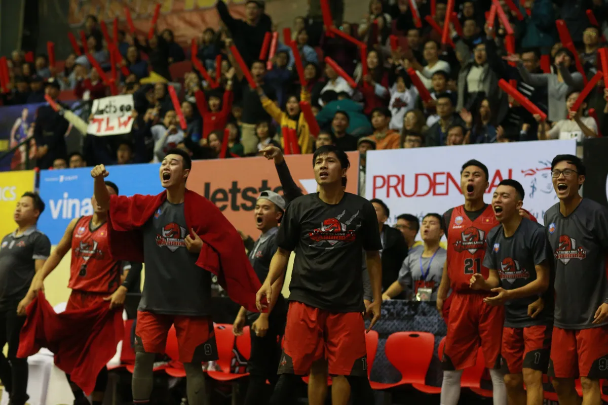Game 2 - Chung kết VBA 2017: Thang Long Warriors tái lập thế cân bằng - Ảnh 2. Game 2 - Chung kết VBA 2017: Thang Long Warriors tái lập thế cân bằng - Ảnh 2.