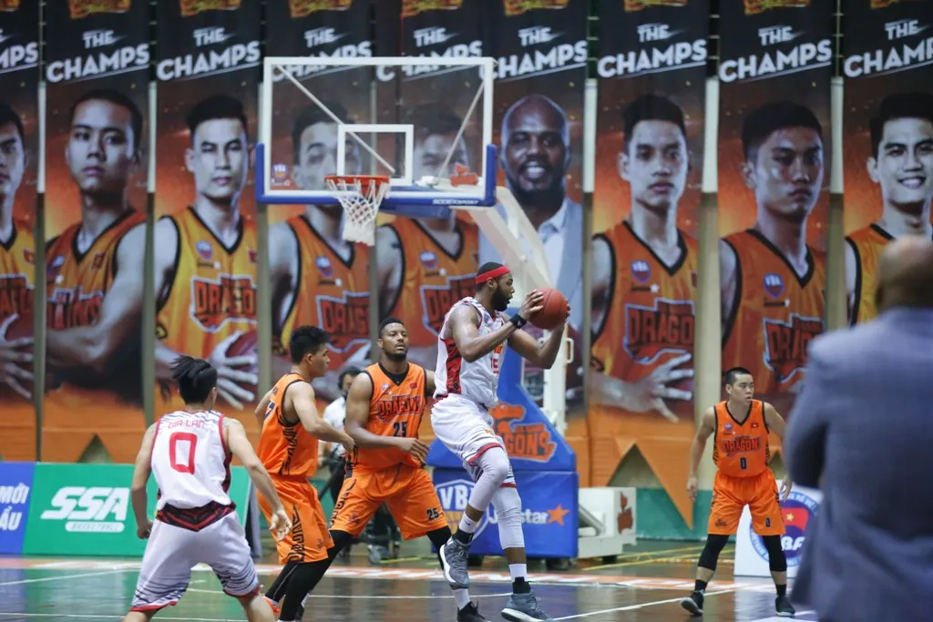 VBA 2017: Danang Dragons - Saigon Heat: Chiến thắng xứng đáng cho đội khách - Ảnh 2. VBA 2017: Danang Dragons - Saigon Heat: Chiến thắng xứng đáng cho đội khách - Ảnh 2.