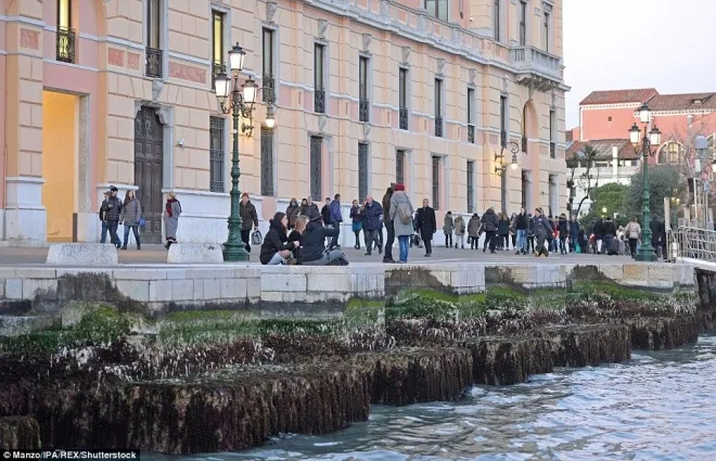 Thành phố nổi Venice, Italy dần khô cạn trầm trọng - Ảnh 2.