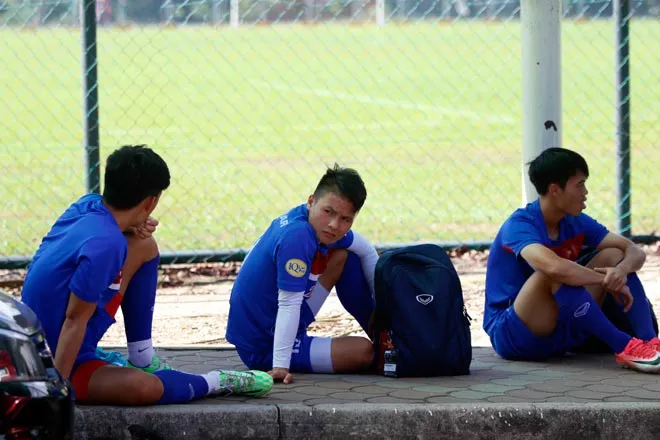 Buổi tập khó khăn của U22 Việt Nam - Ảnh 8. Buổi tập khó khăn của U22 Việt Nam - Ảnh 8.