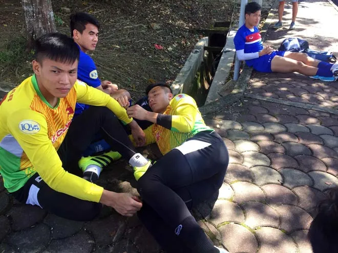 Buổi tập khó khăn của U22 Việt Nam - Ảnh 9. Buổi tập khó khăn của U22 Việt Nam - Ảnh 9.