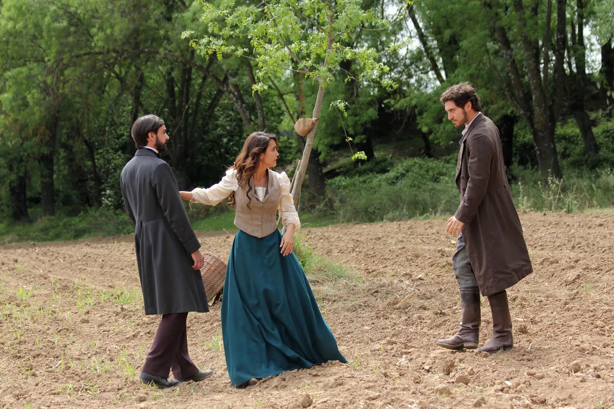 Phim B&iacute; mật c&acirc;y cầu cũ bị kh&aacute;n giả phản đối kịch liệt v&igrave; b&ecirc;nh vực người thứ 3 - Ảnh 2.