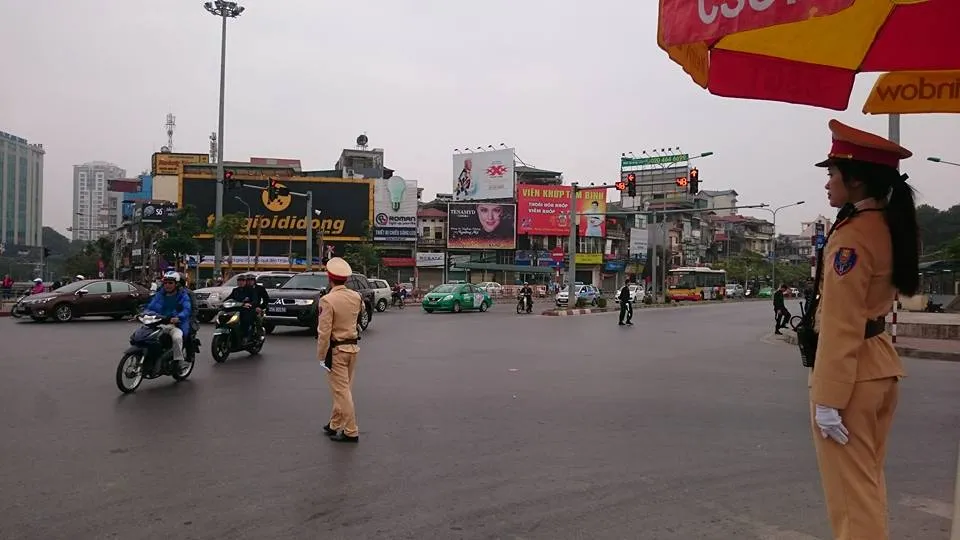 CSGT Hà Nội ra quân đảm bảo thông suốt, an toàn cho người dân quay lại Thủ đô sau kỳ nghỉ Tết - Ảnh 2.