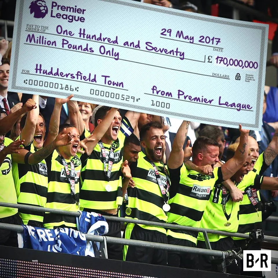 Giành vé lên hạng, Huddersfield nhận quà siêu khủng từ giải Ngoại hạng Anh - Ảnh 1. Giành vé lên hạng, Huddersfield nhận quà siêu khủng từ giải Ngoại hạng Anh - Ảnh 1.