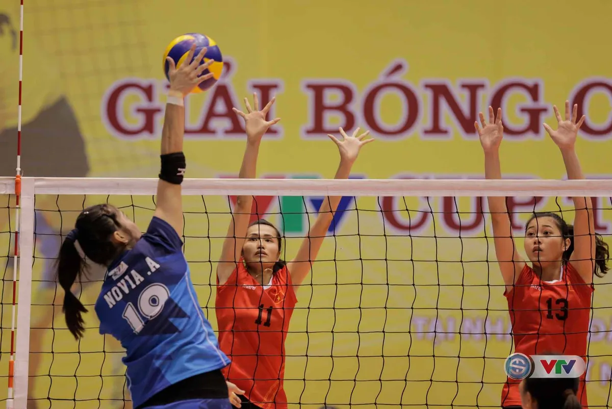 VTV Cup Tôn Hoa Sen 2017: ĐT Indonesia vào bán kết, Tuyển trẻ Việt Nam xếp thứ 3 bảng B - Ảnh 1. VTV Cup Tôn Hoa Sen 2017: ĐT Indonesia vào bán kết, Tuyển trẻ Việt Nam xếp thứ 3 bảng B - Ảnh 1.