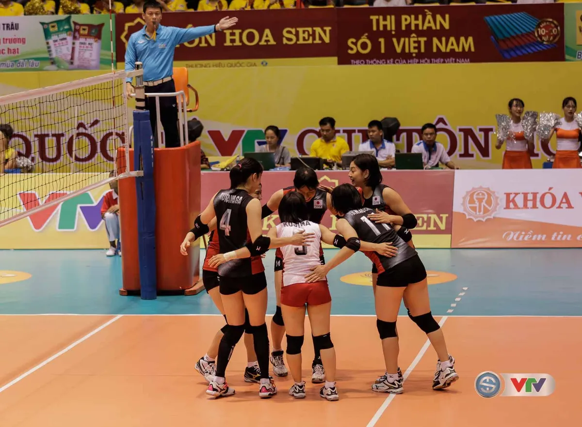 VTV Cup Tôn Hoa Sen 2017: Toàn thắng cả 3 trận Sinh viên Nhật Bản giành ngôi đầu bảng B - Ảnh 1. VTV Cup Tôn Hoa Sen 2017: Toàn thắng cả 3 trận Sinh viên Nhật Bản giành ngôi đầu bảng B - Ảnh 1.