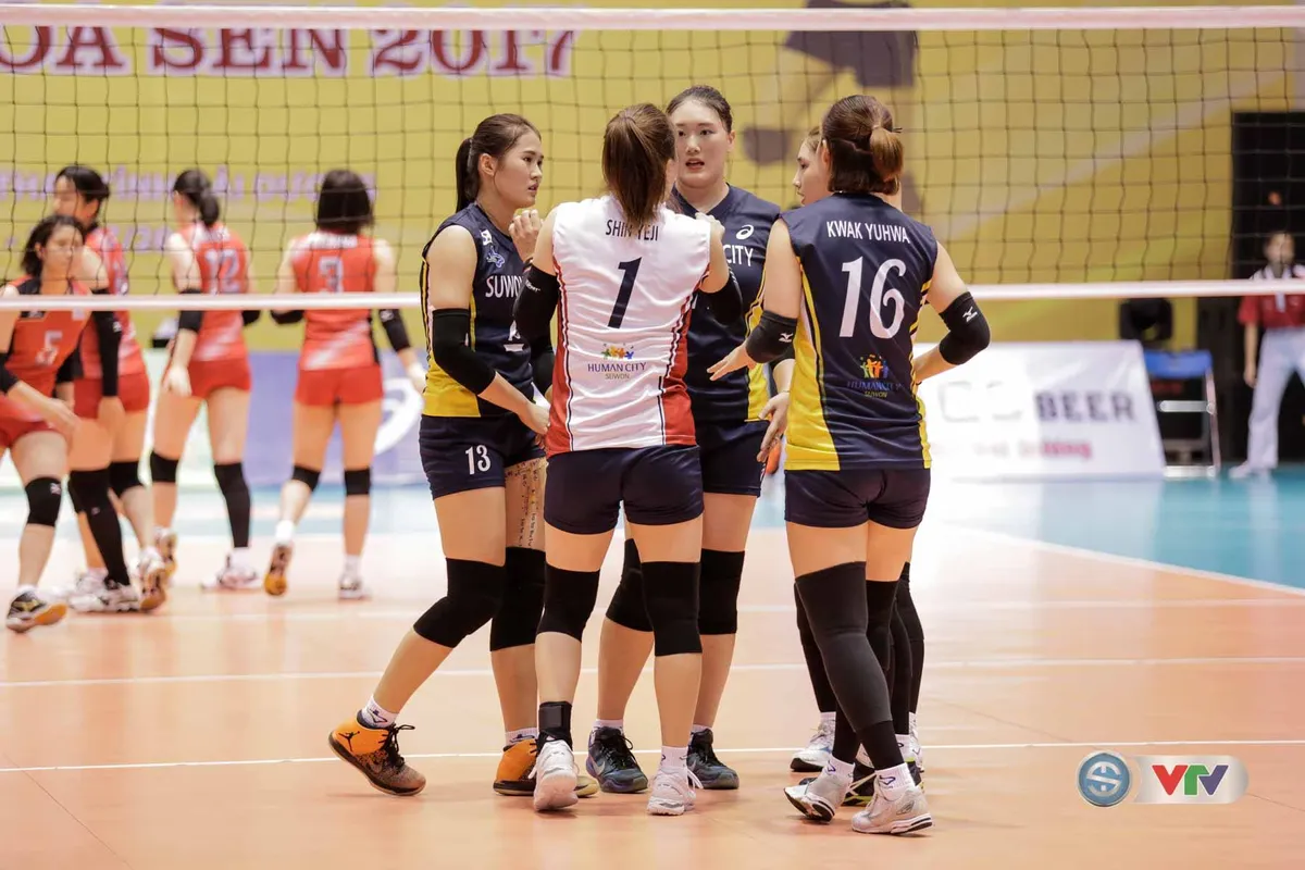 VTV Cup Tôn Hoa Sen 2017: Thắng thuyết phục Suwon (Hàn Quốc), Sinh viên Nhật Bản vào chung kết - Ảnh 1. VTV Cup Tôn Hoa Sen 2017: Thắng thuyết phục Suwon (Hàn Quốc), Sinh viên Nhật Bản vào chung kết - Ảnh 1.