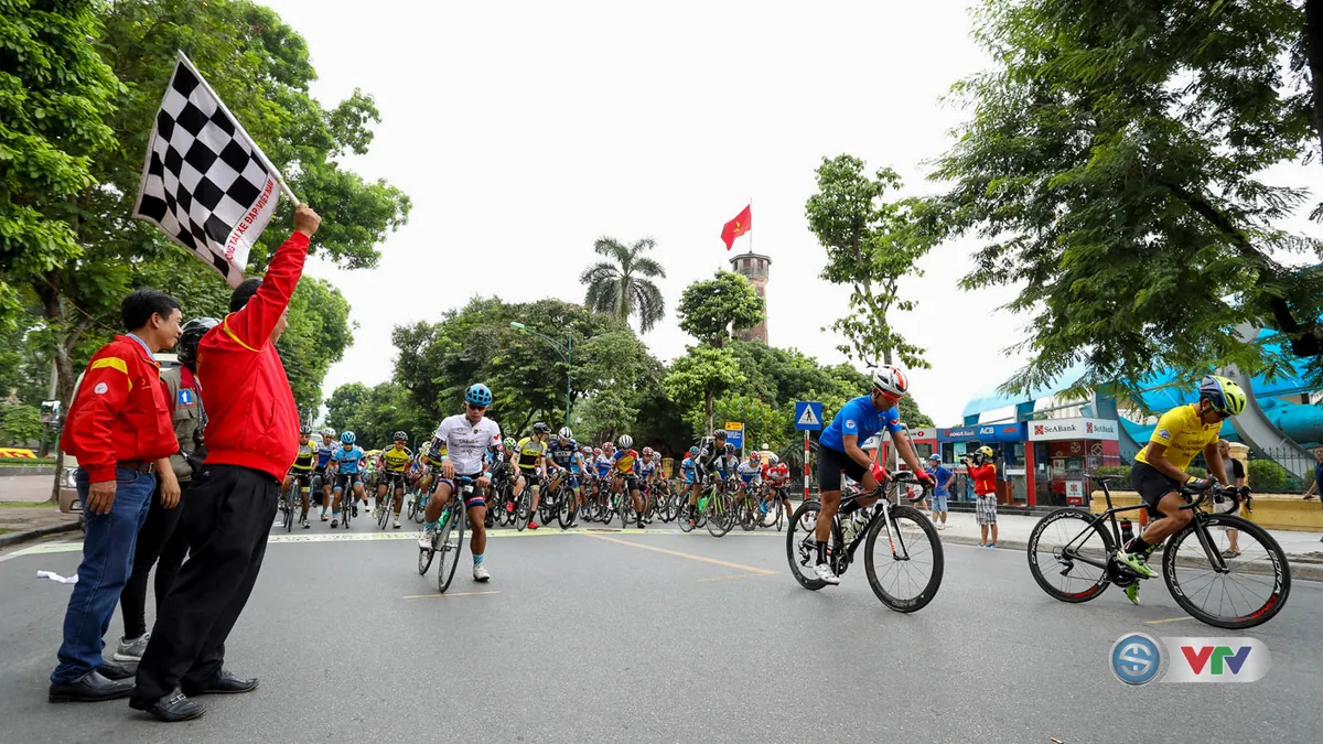 ẢNH: Những khoảnh khắc ấn tượng chặng 2 Giải xe đạp quốc tế VTV Cúp Tôn Hoa Sen 2017 - Hà Nội đi Thanh Hoá - Ảnh 1. ẢNH: Những khoảnh khắc ấn tượng chặng 2 Giải xe đạp quốc tế VTV Cúp Tôn Hoa Sen 2017 - Hà Nội đi Thanh Hoá - Ảnh 1.