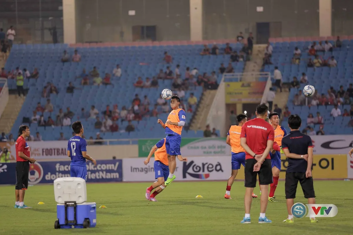 Ảnh: Các cầu thủ khởi động trước trận U22 Việt Nam - Tuyển các ngôi sao K-League - Ảnh 4. Ảnh: Các cầu thủ khởi động trước trận U22 Việt Nam - Tuyển các ngôi sao K-League - Ảnh 4.