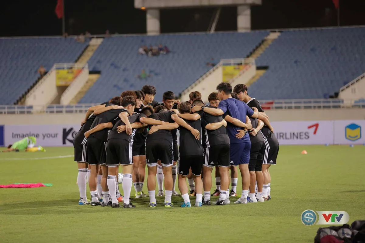 Ảnh: Các cầu thủ khởi động trước trận U22 Việt Nam - Tuyển các ngôi sao K-League - Ảnh 7. Ảnh: Các cầu thủ khởi động trước trận U22 Việt Nam - Tuyển các ngôi sao K-League - Ảnh 7.