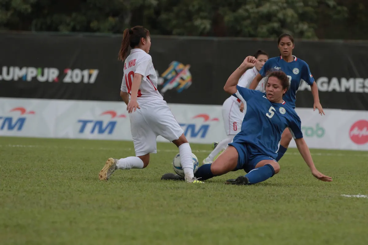 Bóng đá nữ SEA Games 29: Việt Nam 3-0 Philippines - Mệt nhưng đáng! - Ảnh 1. Bóng đá nữ SEA Games 29: Việt Nam 3-0 Philippines - Mệt nhưng đáng! - Ảnh 1.