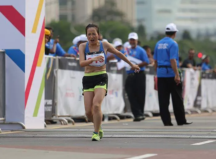 SEA Games 29: Hoàng Thị Thanh giành HCB marathon nữ - Ảnh 1. SEA Games 29: Hoàng Thị Thanh giành HCB marathon nữ - Ảnh 1.