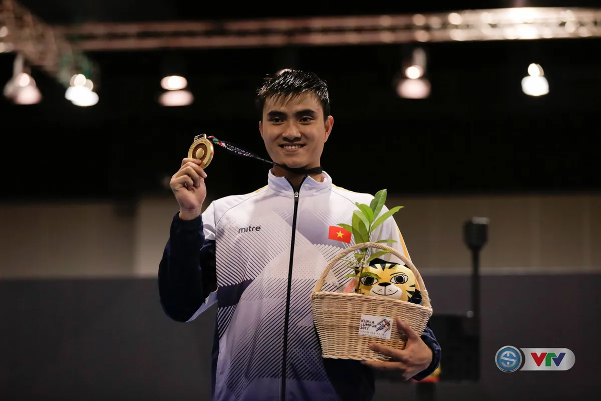 SEA Games 29: Thắng áp đảo đối thủ Thái Lan, Vũ Thành An giành HCV kiếm chém nam - Ảnh 11. SEA Games 29: Thắng áp đảo đối thủ Thái Lan, Vũ Thành An giành HCV kiếm chém nam - Ảnh 11.