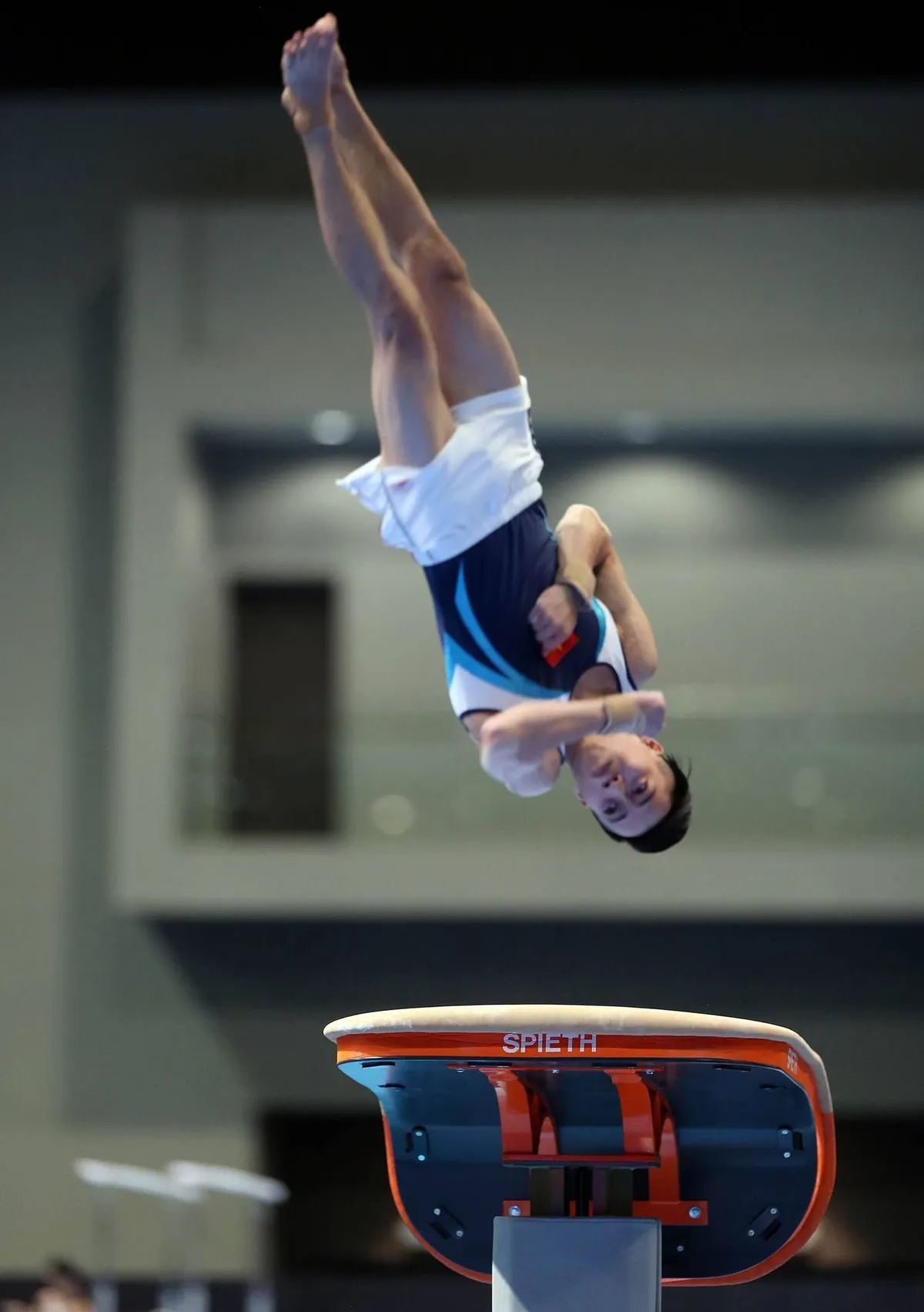 Lê Thanh Tùng bảo vệ thành công HCV nhảy chống tại SEA Games 29 - Ảnh 1. Lê Thanh Tùng bảo vệ thành công HCV nhảy chống tại SEA Games 29 - Ảnh 1.