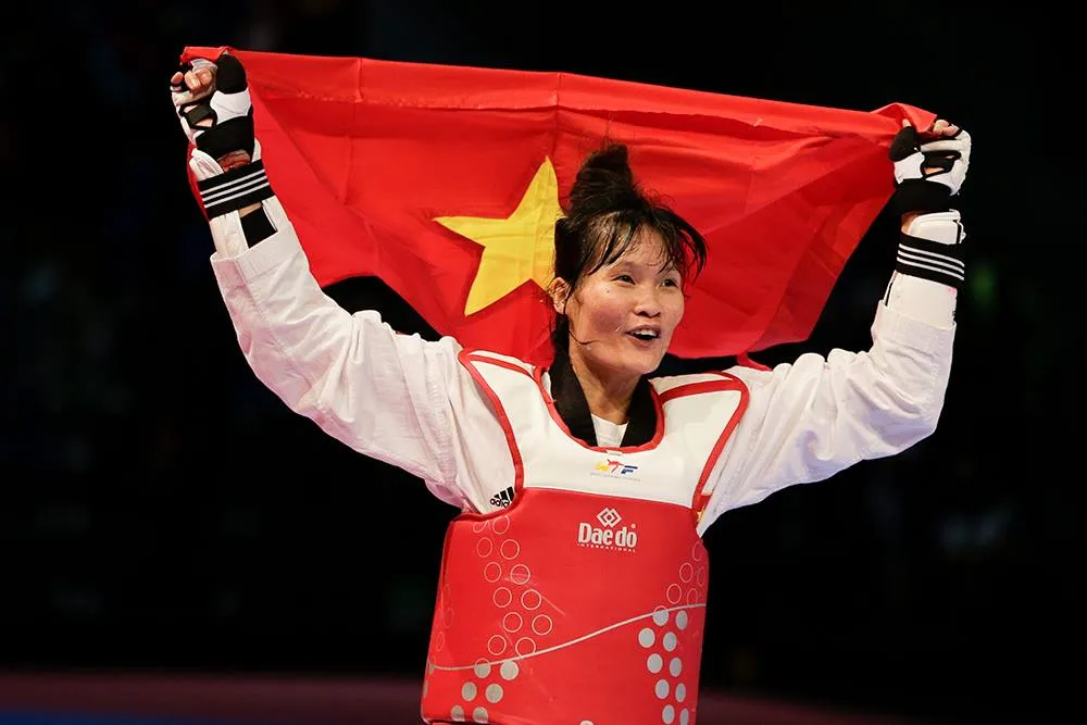 VIDEO SEA Games 29: Hà Thị Nguyên giành HCV Taekwondo dưới 62kg nữ - Ảnh 1. VIDEO SEA Games 29: Hà Thị Nguyên giành HCV Taekwondo dưới 62kg nữ - Ảnh 1.