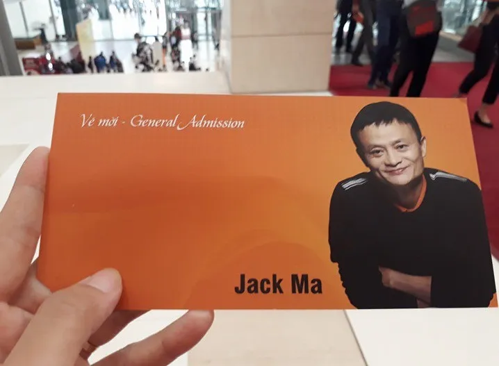 Jack Ma: Hãy trao cơ hội cho những người trẻ! - Ảnh 1. Jack Ma: Hãy trao cơ hội cho những người trẻ! - Ảnh 1.