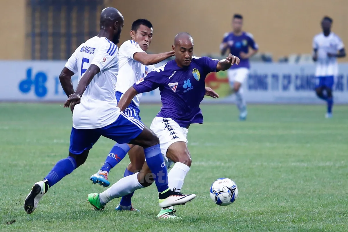 Lich thi đấu và trực tiếp bóng đá vòng 25 giải VĐQG V.League 2017: Tâm điểm CLB Hà Nội - CLB Quảng Nam - Ảnh 1. Lich thi đấu và trực tiếp bóng đá vòng 25 giải VĐQG V.League 2017: Tâm điểm CLB Hà Nội - CLB Quảng Nam - Ảnh 1.
