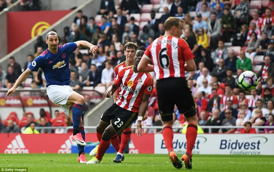 Kết quả bóng đá châu Âu tối 9, rạng sáng 10/4: Man Utd, PSG thắng ấn tượng, Leicester City đứt mạch thăng hoa - Ảnh 2. Kết quả bóng đá châu Âu tối 9, rạng sáng 10/4: Man Utd, PSG thắng ấn tượng, Leicester City đứt mạch thăng hoa - Ảnh 2.
