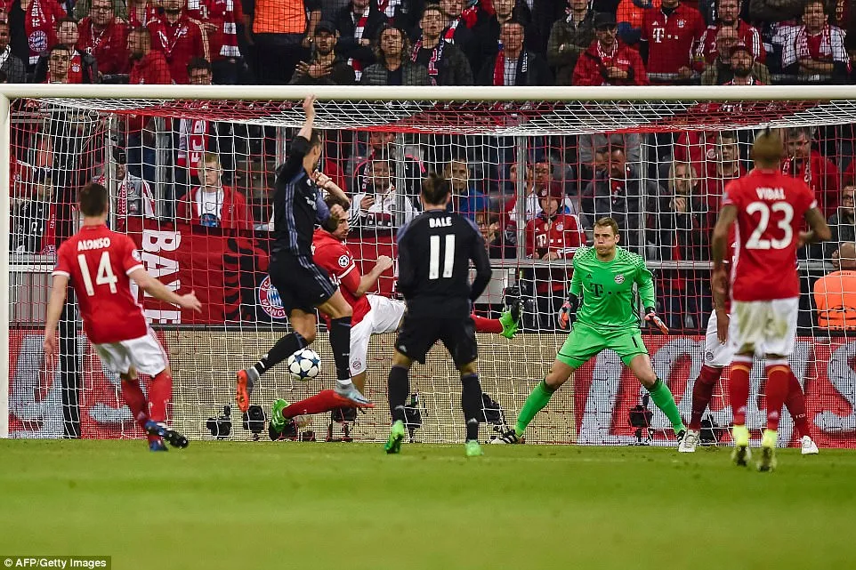 Bayern Munich 1-2 Real Madrid: Người hùng Ronaldo - Ảnh 3. Bayern Munich 1-2 Real Madrid: Người hùng Ronaldo - Ảnh 3.