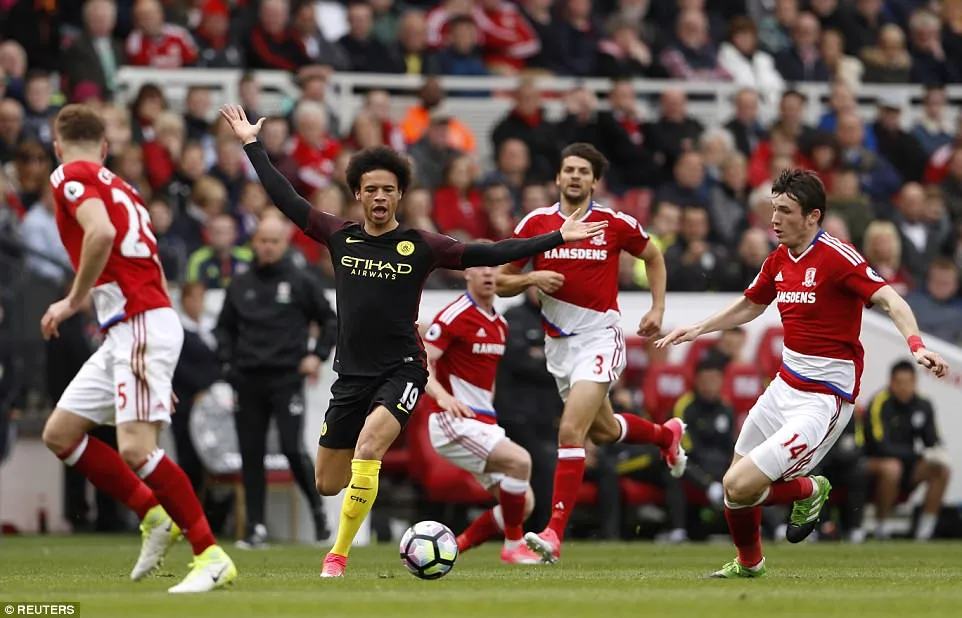 Kết quả, BXH Ngoại hạng Anh sau vòng 35: MU, Man City tự làm khó mình, Arsenal lâm nguy - Ảnh 2. Kết quả, BXH Ngoại hạng Anh sau vòng 35: MU, Man City tự làm khó mình, Arsenal lâm nguy - Ảnh 2.