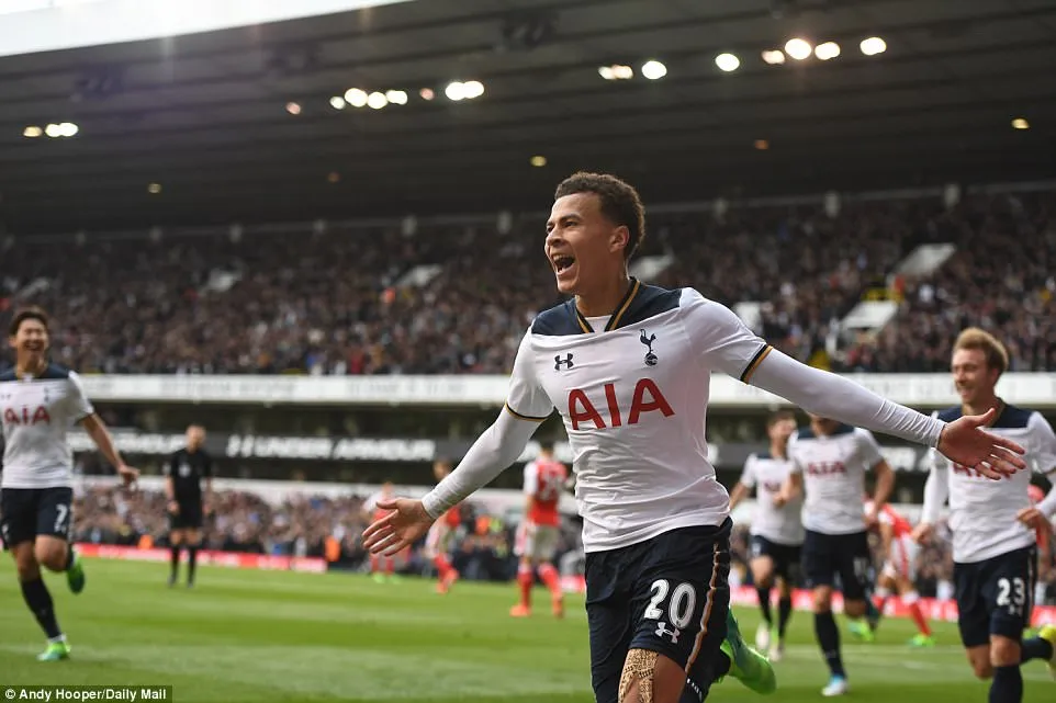 Kết quả, BXH Ngoại hạng Anh sau vòng 35: MU, Man City tự làm khó mình, Arsenal lâm nguy - Ảnh 1. Kết quả, BXH Ngoại hạng Anh sau vòng 35: MU, Man City tự làm khó mình, Arsenal lâm nguy - Ảnh 1.
