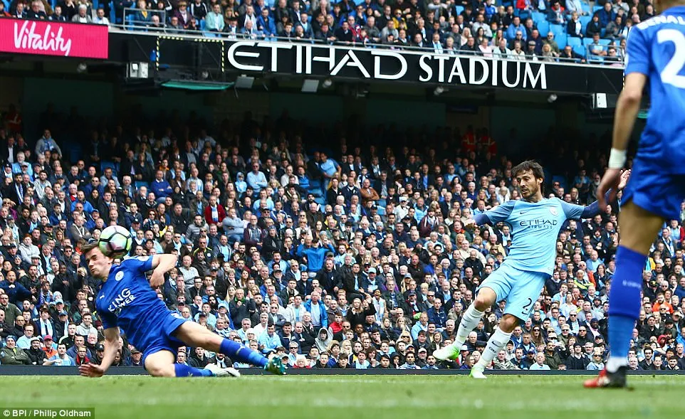 Manchester City 2-1 Leicester: Chủ nhà củng cố vị trí trong top 4 - Ảnh 1. Manchester City 2-1 Leicester: Chủ nhà củng cố vị trí trong top 4 - Ảnh 1.