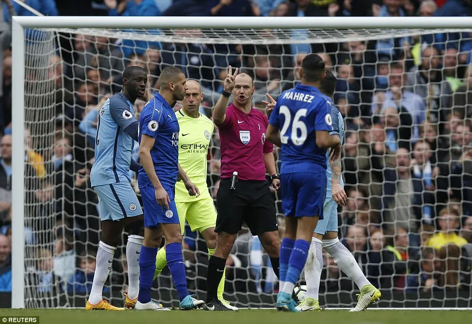 Manchester City 2-1 Leicester: Chủ nhà củng cố vị trí trong top 4 - Ảnh 3. Manchester City 2-1 Leicester: Chủ nhà củng cố vị trí trong top 4 - Ảnh 3.