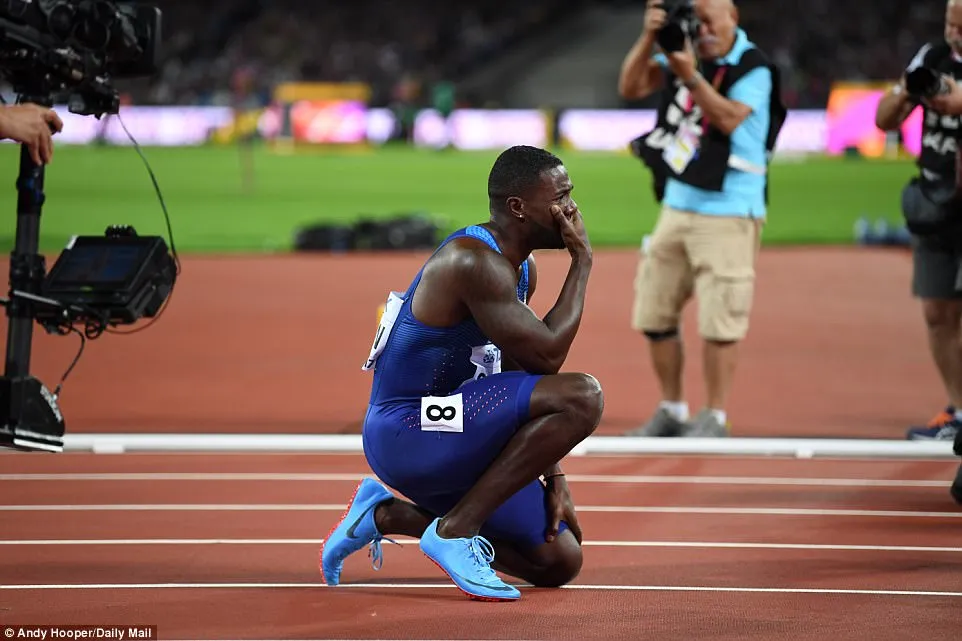 Giải điền kinh VĐTG: Usain Bolt thất bại ở đường chạy 100m sở trường - Ảnh 2. Giải điền kinh VĐTG: Usain Bolt thất bại ở đường chạy 100m sở trường - Ảnh 2.