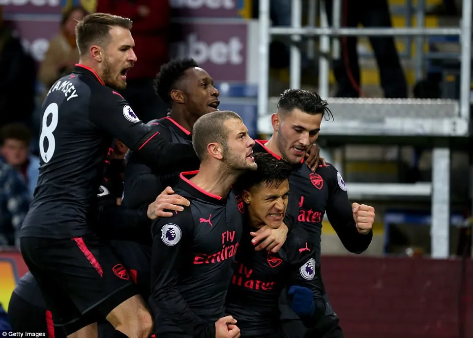 Kết quả bóng đá châu Âu rạng sáng 27/11: Man City nối dài mạch thắng, Barcelona chia điểm tại Mestalla - Ảnh 1. Kết quả bóng đá châu Âu rạng sáng 27/11: Man City nối dài mạch thắng, Barcelona chia điểm tại Mestalla - Ảnh 1.