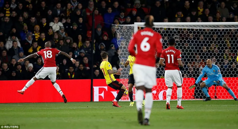 Kết quả bóng đá châu Âu rạng sáng ngày 29/11: Man Utd thắng ấn tượng, Tottenham bại trận bất ngờ - Ảnh 1. Kết quả bóng đá châu Âu rạng sáng ngày 29/11: Man Utd thắng ấn tượng, Tottenham bại trận bất ngờ - Ảnh 1.