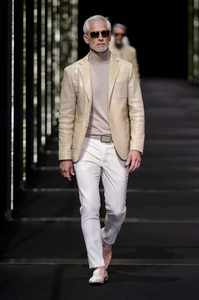 Khi các mẫu nam U50 đổ bộ sàn diễn Milan Fashion Week - Ảnh 8.