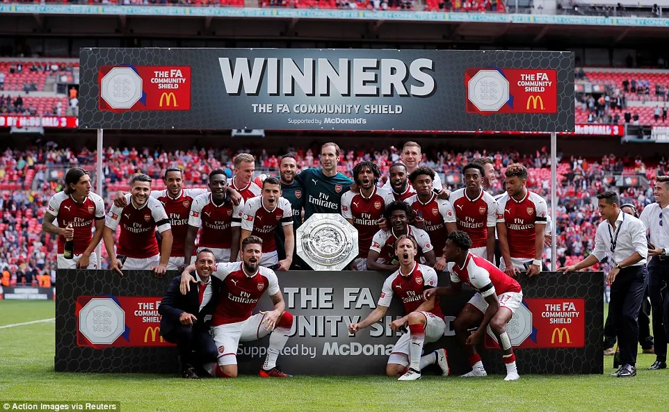 Arsenal gi&agrave;nh Si&ecirc;u C&uacute;p Anh sau chiến thắng tr&ecirc;n chấm lu&acirc;n lưu - Ảnh 6.