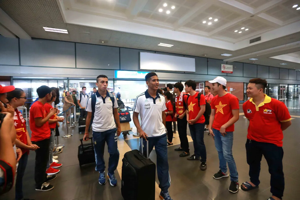 U20 Argentina có mặt tại Hà Nội - Ảnh 1. U20 Argentina có mặt tại Hà Nội - Ảnh 1.