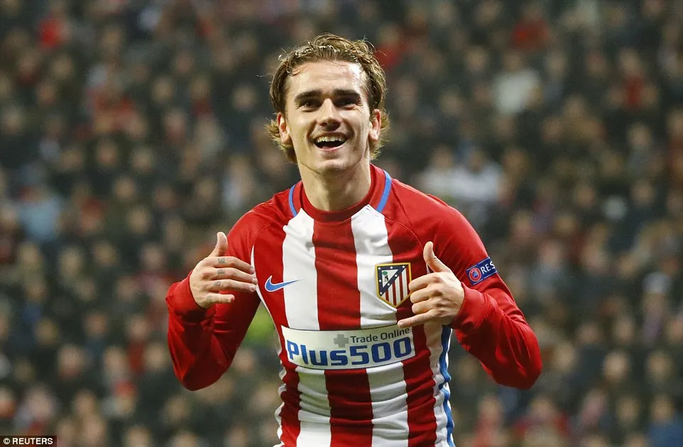 Griezmann ăn mừng b&agrave;n thắng 2-0 cho Atletico