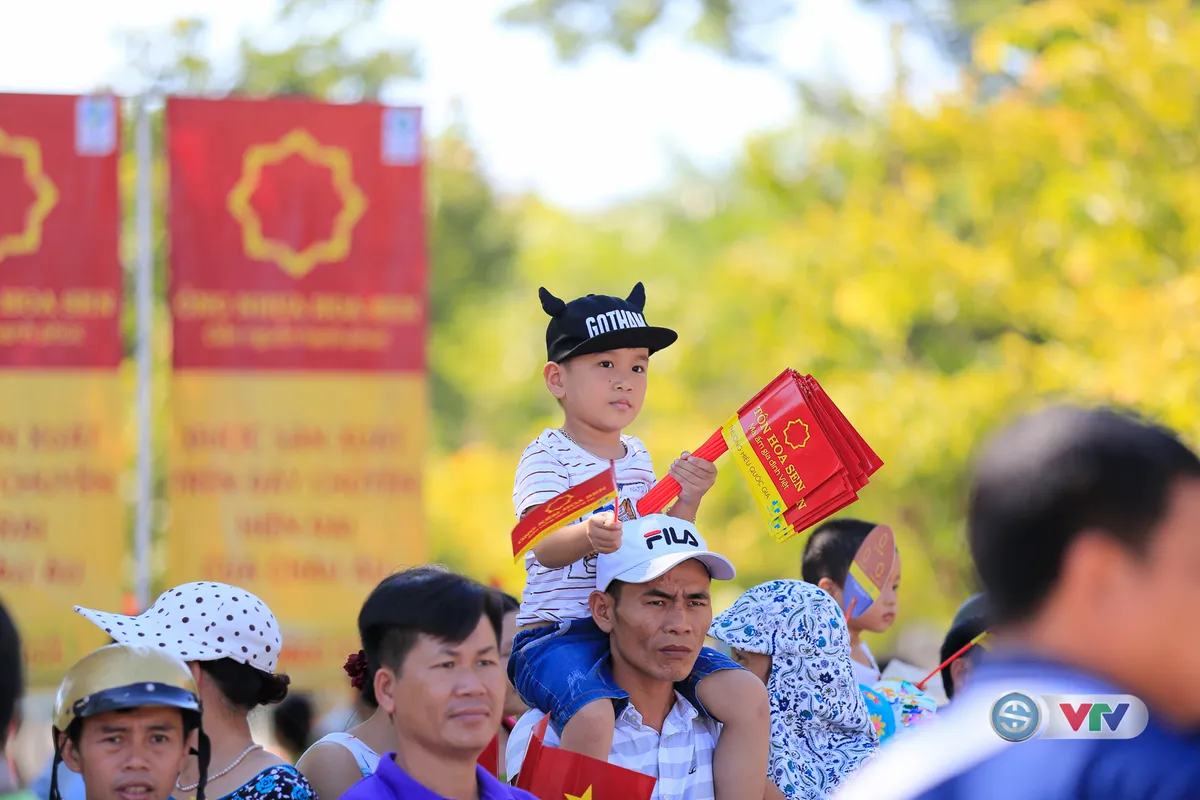 ẢNH: Những khoảnh khắc ấn tượng chặng 8 Giải xe đạp quốc tế VTV Cúp Tôn Hoa Sen 2017 - Ảnh 8. ẢNH: Những khoảnh khắc ấn tượng chặng 8 Giải xe đạp quốc tế VTV Cúp Tôn Hoa Sen 2017 - Ảnh 8.