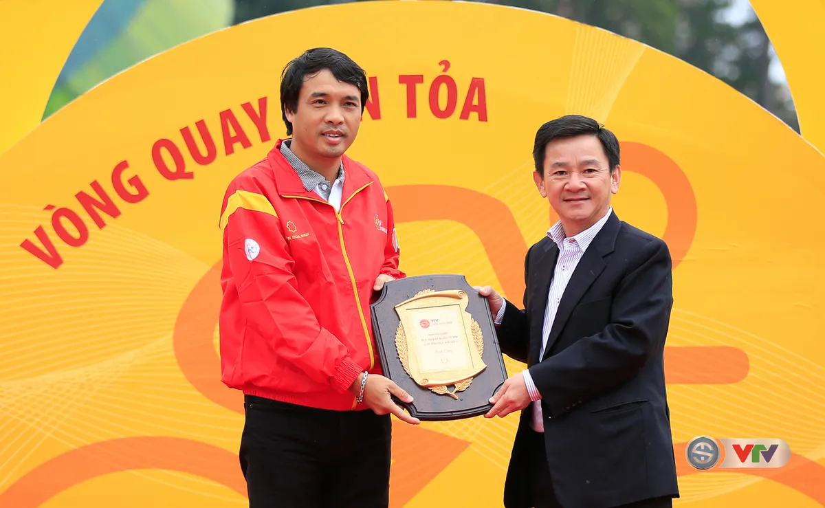 ẢNH: Những khoảnh khắc ấn tượng chặng 13 Giải xe đạp quốc tế VTV Cúp Tôn Hoa Sen 2017 - Ảnh 1. ẢNH: Những khoảnh khắc ấn tượng chặng 13 Giải xe đạp quốc tế VTV Cúp Tôn Hoa Sen 2017 - Ảnh 1.