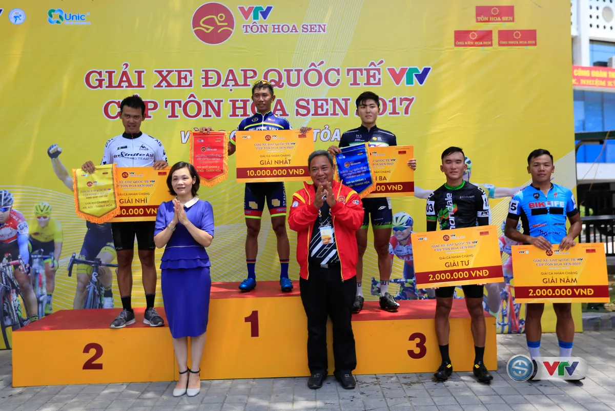 ẢNH: Những khoảnh khắc ấn tượng chặng 2 Giải xe đạp quốc tế VTV Cúp Tôn Hoa Sen 2017 - Hà Nội đi Thanh Hoá - Ảnh 14. ẢNH: Những khoảnh khắc ấn tượng chặng 2 Giải xe đạp quốc tế VTV Cúp Tôn Hoa Sen 2017 - Hà Nội đi Thanh Hoá - Ảnh 14.
