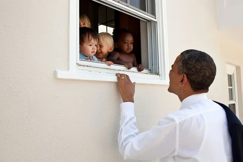 Barack Obama - Vị Tổng thống gần gũi với người dân Mỹ - Ảnh 3.