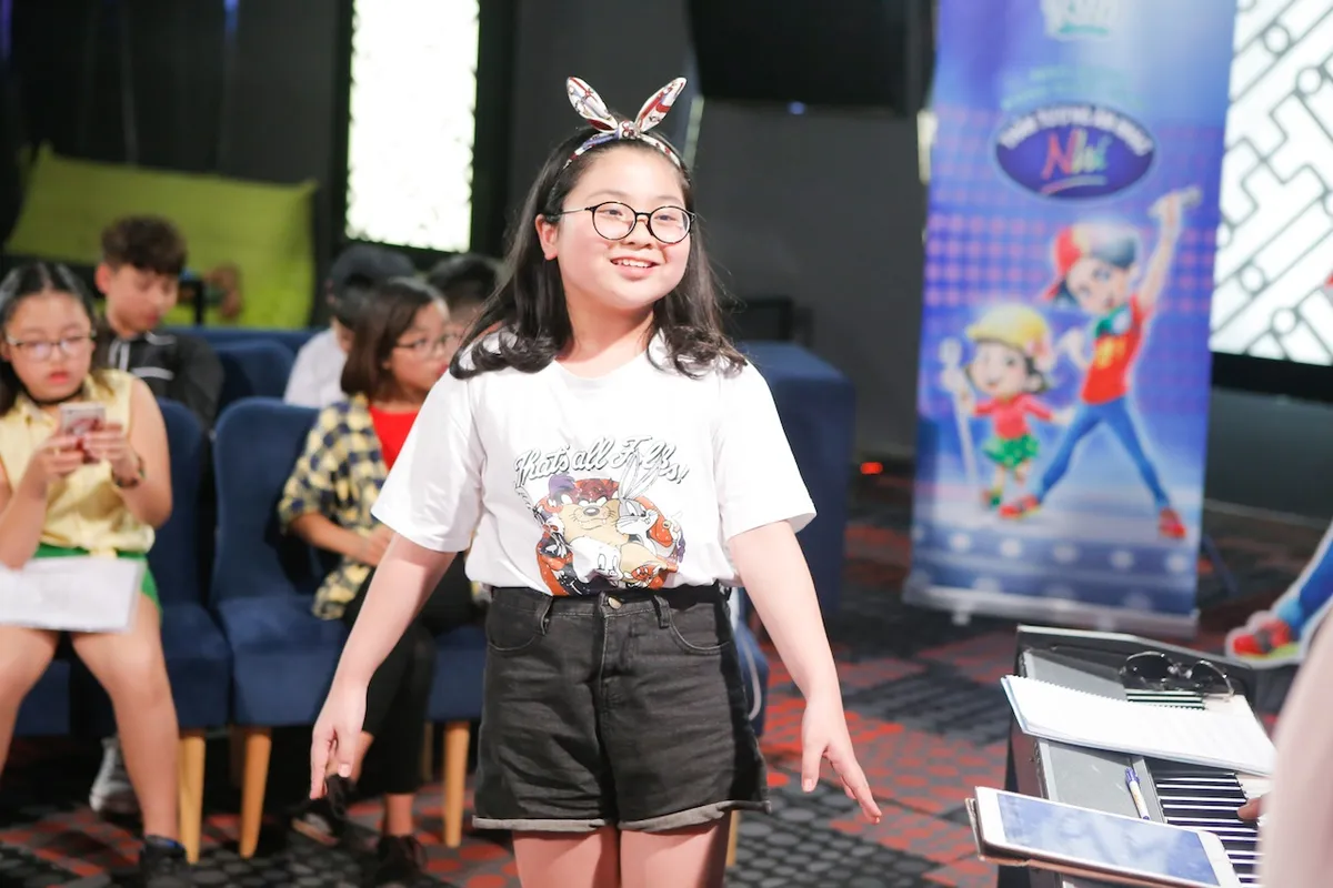 Ngồi ghế nóng Vietnam Idol Kids, Bích Phương cũng có lúc tưng tửng như thế này! - Ảnh 10.