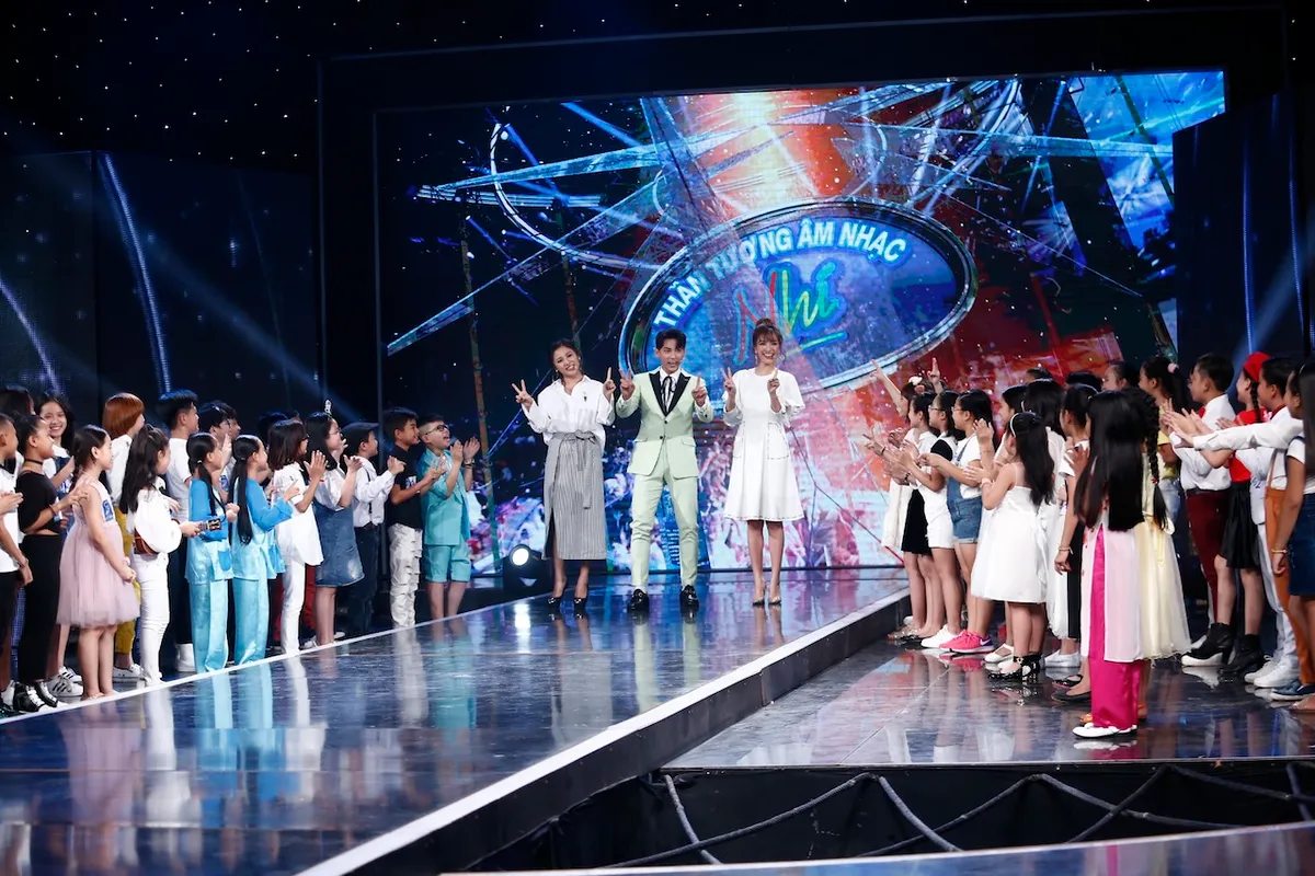 Vietnam Idol Kids 2017: Cô bé khiếm thị Minh Hiền khiến giám khảo lặng người khi hát về mẹ - Ảnh 7.