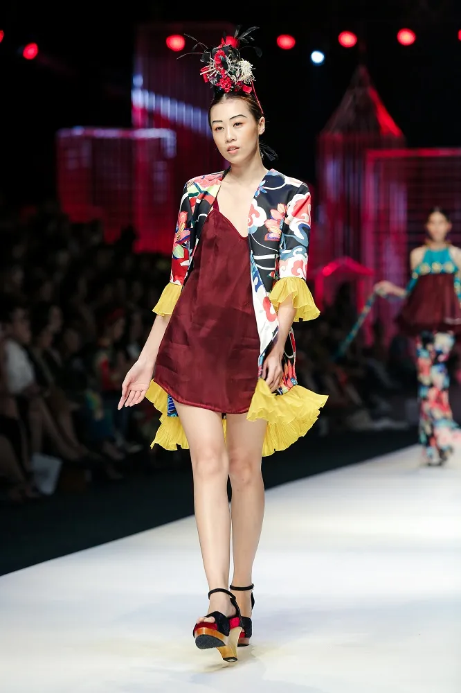 Mộng mị với NTK Thủy Nguyễn trên sàn catwalk Tuần lễ thời trang quốc tế Việt Nam Xuân - Hè 2017 - Ảnh 21.