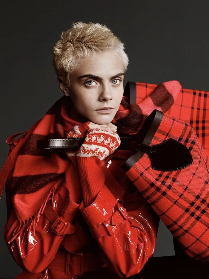 Cara Delevingne cá tính trong chiến dịch mới của Burberry - Ảnh 2.