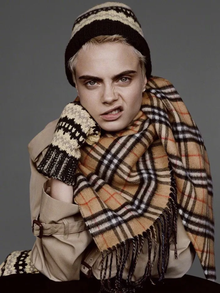 Cara Delevingne cá tính trong chiến dịch mới của Burberry - Ảnh 9.