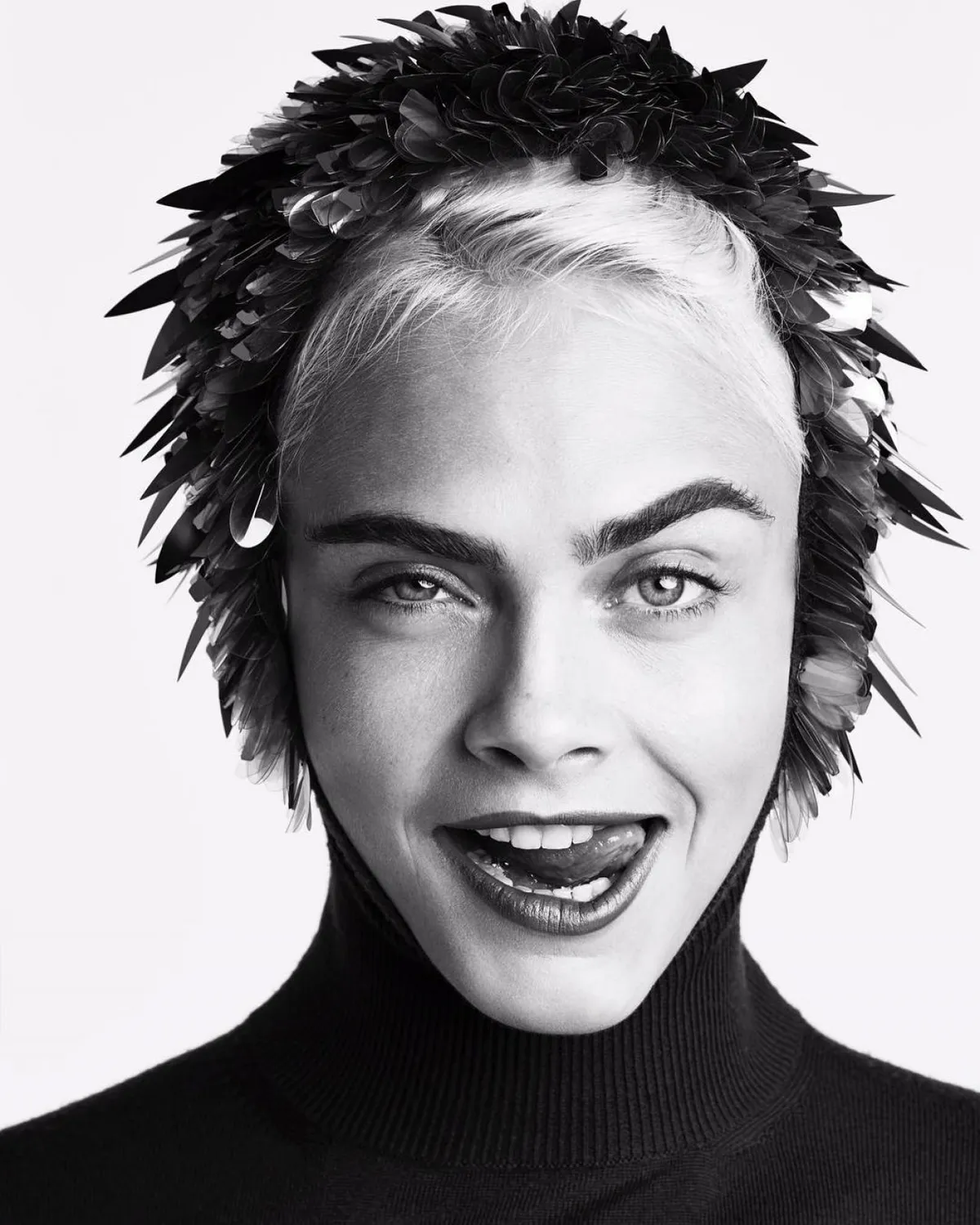 Cara Delevingne vẫn ngỗ ngược và điên rồ - Ảnh 7.