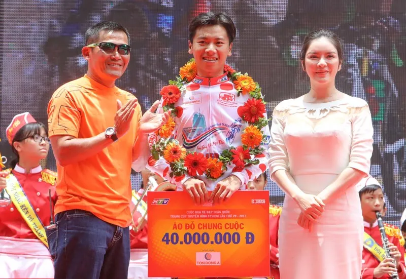 Giải xe đạp cúp truyền hình TP.HCM 2017: Alex Phounsavath giành áo Vàng chung cuộc - Ảnh 4. Giải xe đạp cúp truyền hình TP.HCM 2017: Alex Phounsavath giành áo Vàng chung cuộc - Ảnh 4.