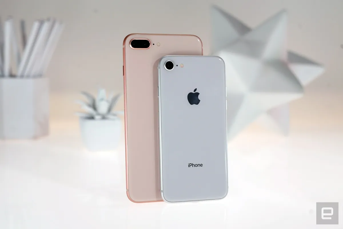 iPhone X sắp lên kệ, Apple lấy iPhone 8/8 Plus làm vật tế thần - Ảnh 1.