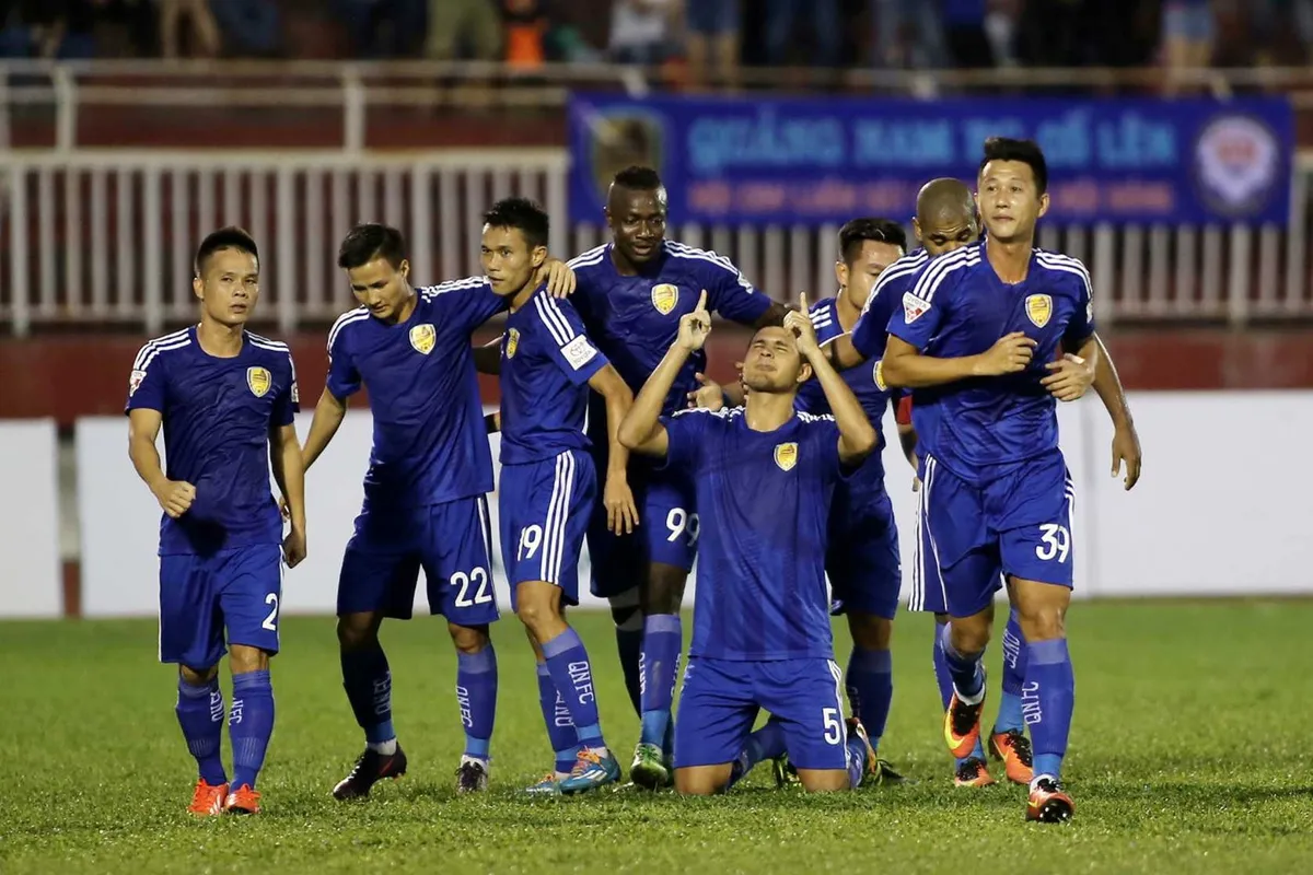 Lịch thi đấu và trực tiếp bóng đá vòng 26 giải VĐQG V. League 2017: Tâm điểm Than Quảng Ninh – CLB Hà Nội - Ảnh 2. Lịch thi đấu và trực tiếp bóng đá vòng 26 giải VĐQG V. League 2017: Tâm điểm Than Quảng Ninh – CLB Hà Nội - Ảnh 2.