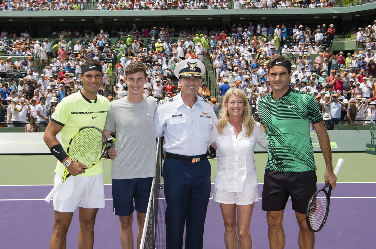 Ảnh: Roger Federer đánh bại Nadal để giành ngôi vô địch Miami mở rộng 2017 - Ảnh 4. Ảnh: Roger Federer đánh bại Nadal để giành ngôi vô địch Miami mở rộng 2017 - Ảnh 4.